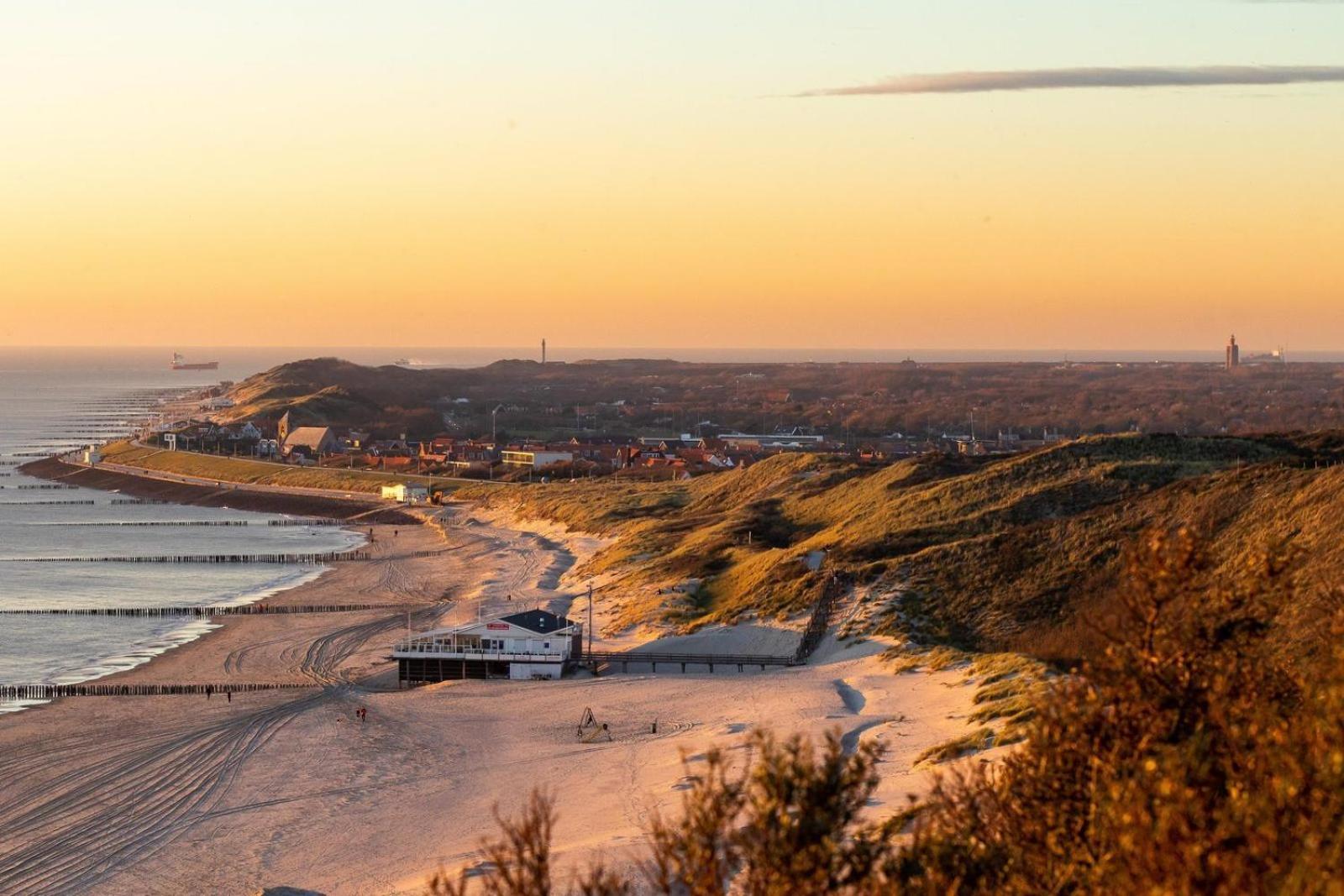 Luxe Tiny House Incl Jacuzzi En Strandhuisje In Zomerseizoen Vakantiehuis