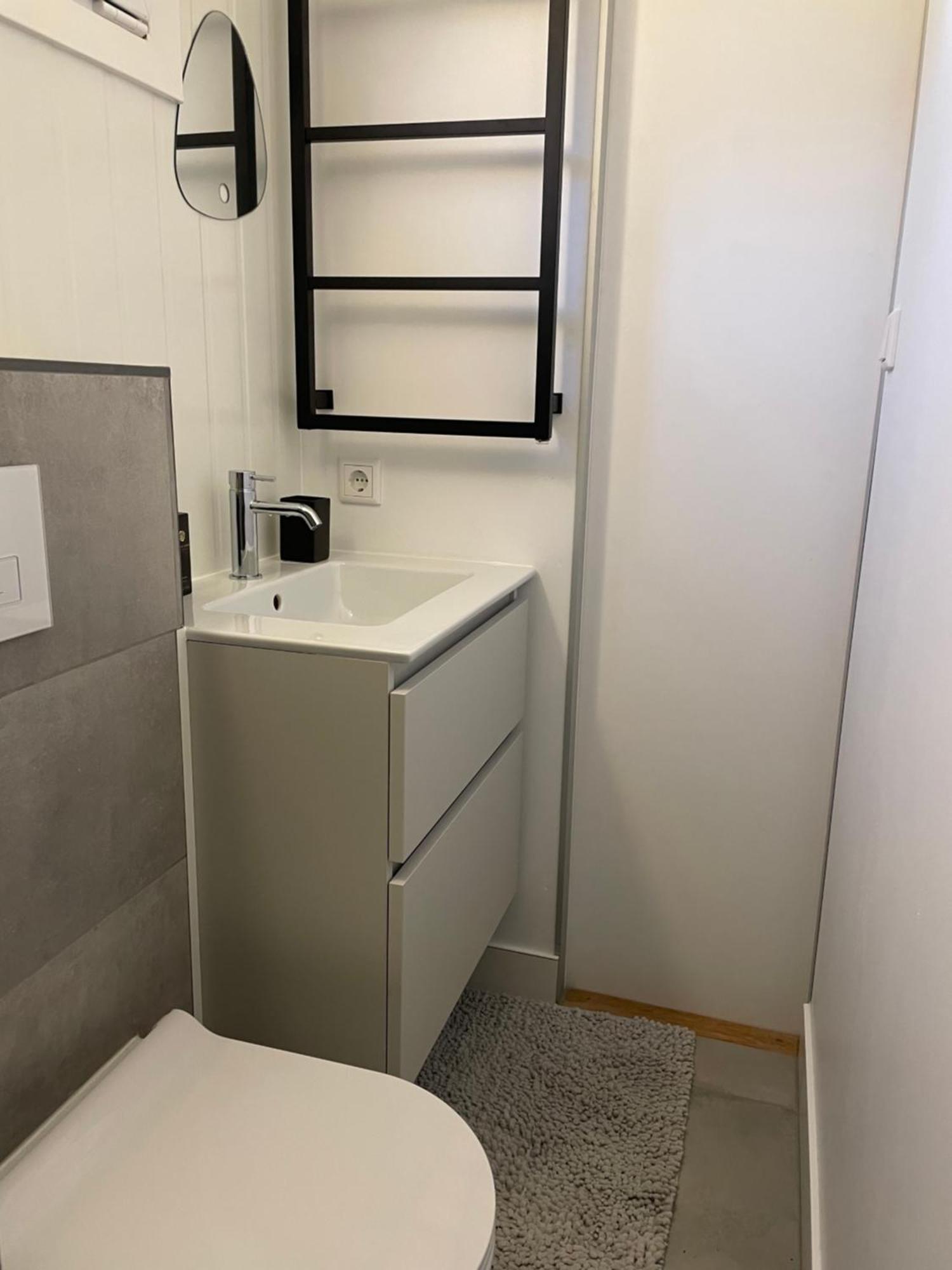 Vakantiehuis Luxe Tiny House Incl Jacuzzi En Strandhuisje In Zomerseizoen Meliskerke