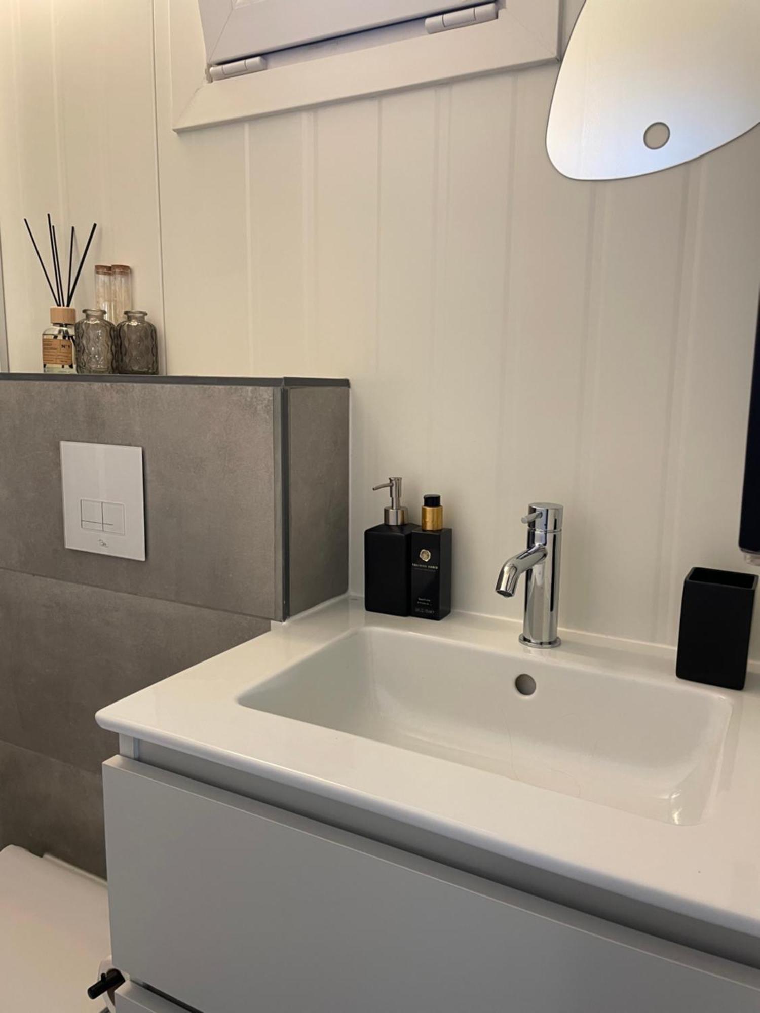 Luxe Tiny House Incl Jacuzzi En Strandhuisje In Zomerseizoen *