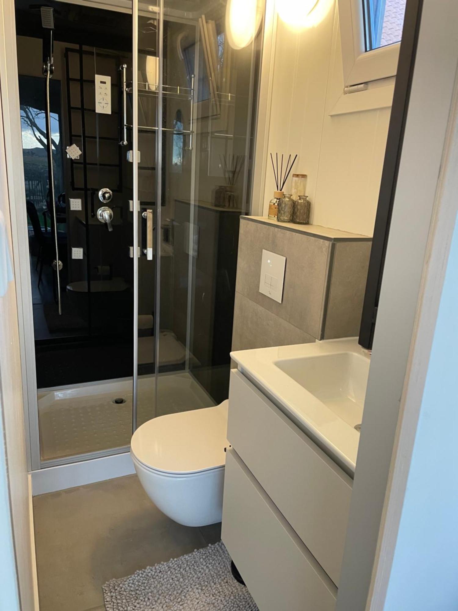 Luxe Tiny House Incl Jacuzzi En Strandhuisje In Zomerseizoen * Meliskerke