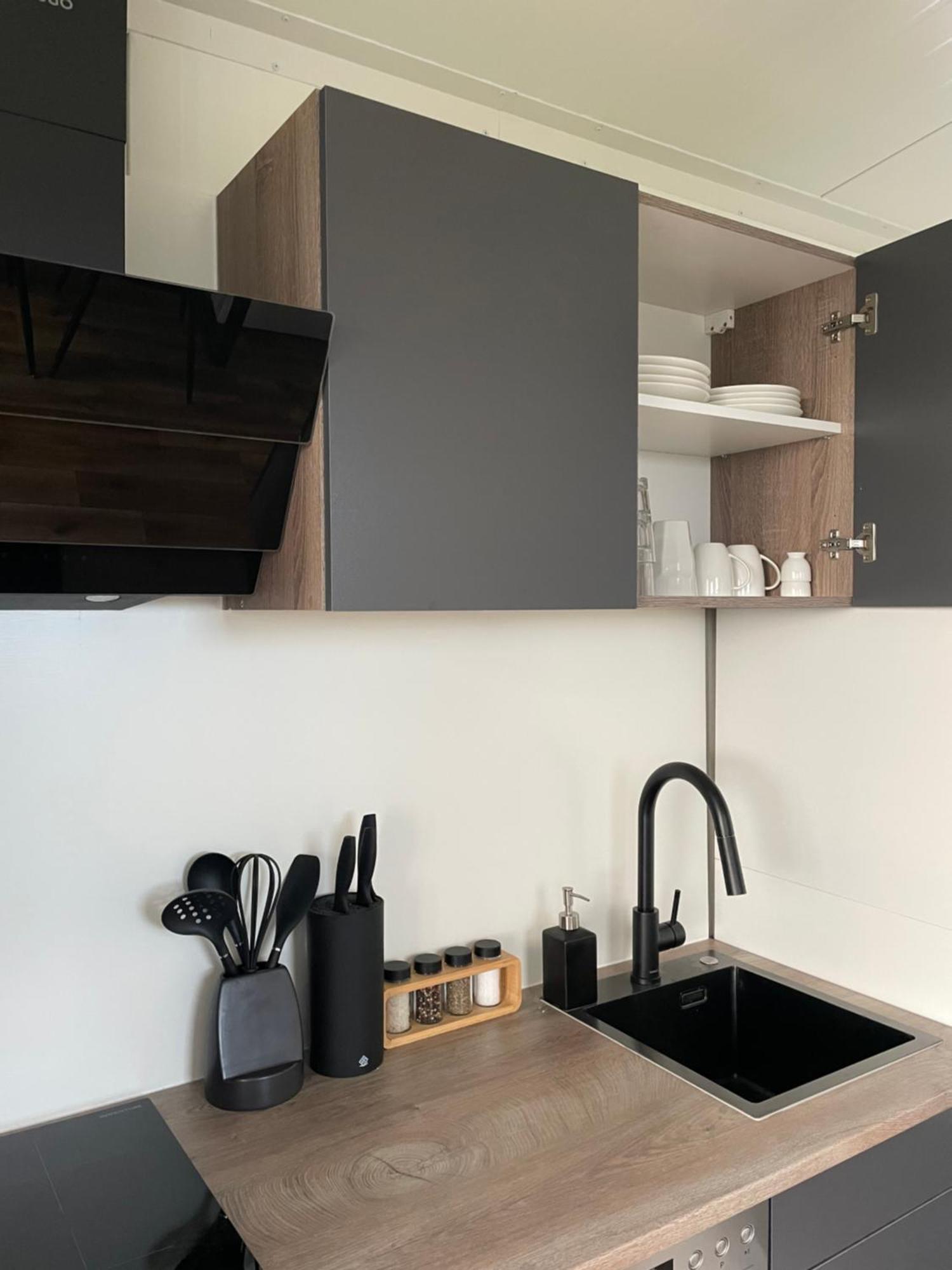 Luxe Tiny House Incl Jacuzzi En Strandhuisje In Zomerseizoen Vakantiehuis Meliskerke